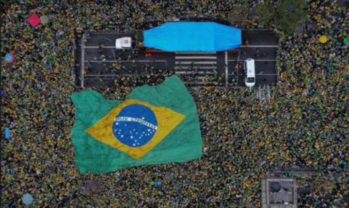 گردهمایی حامیان رییس جمهوری برزیل در جشن دویستمین سالگرد استقلال این کشور در شهر سائوپائولو/ خبرگزاری فرانسه